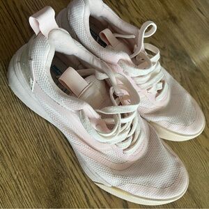 Light pink Vans Ultrarange